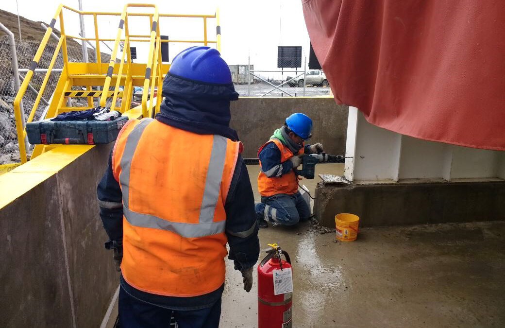 Ejecución de Reparación de Obras Civiles en Grifo Corona / GFC SA