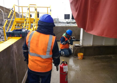 Ejecución de Reparación de Obras Civiles en Grifo Corona / GFC SA